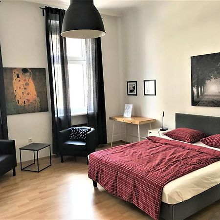 Studio & Apartments Near Reumannplatz 비엔나 외부 사진