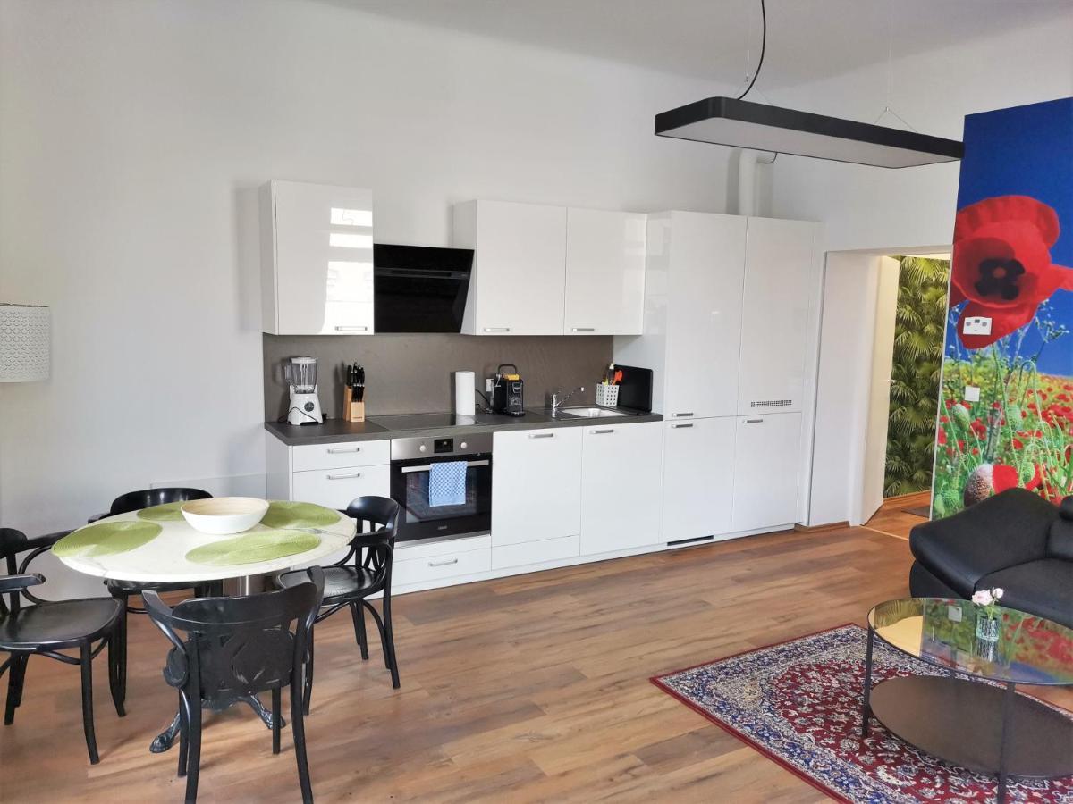 Studio & Apartments Near Reumannplatz 비엔나 외부 사진