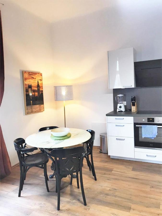 Studio & Apartments Near Reumannplatz 비엔나 외부 사진